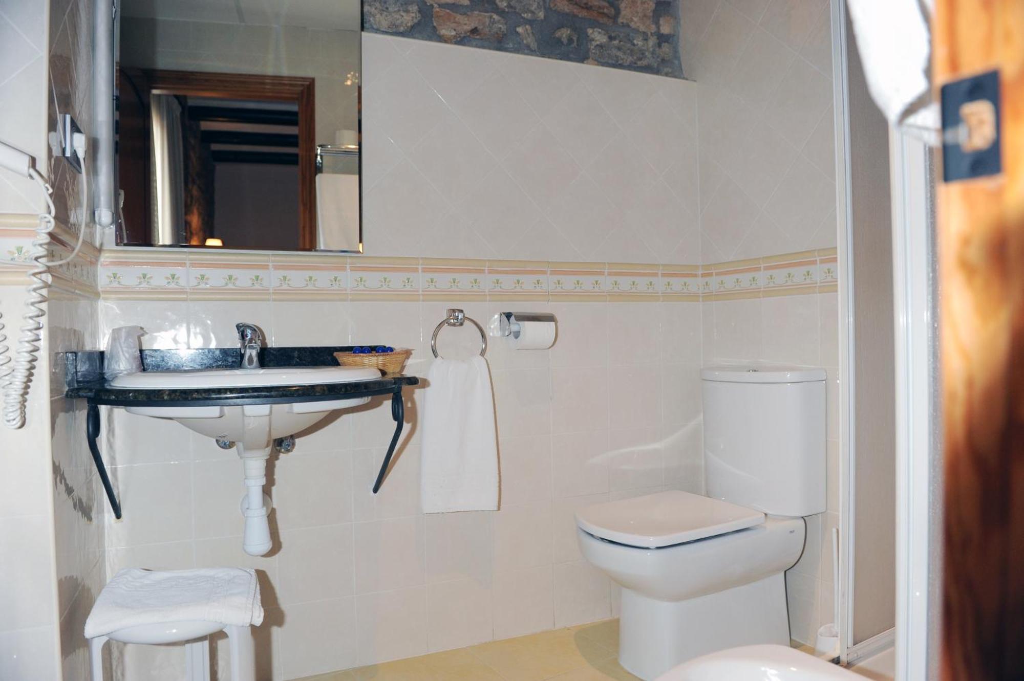 Hotel Restaurant Verdia Sueras Екстериор снимка
