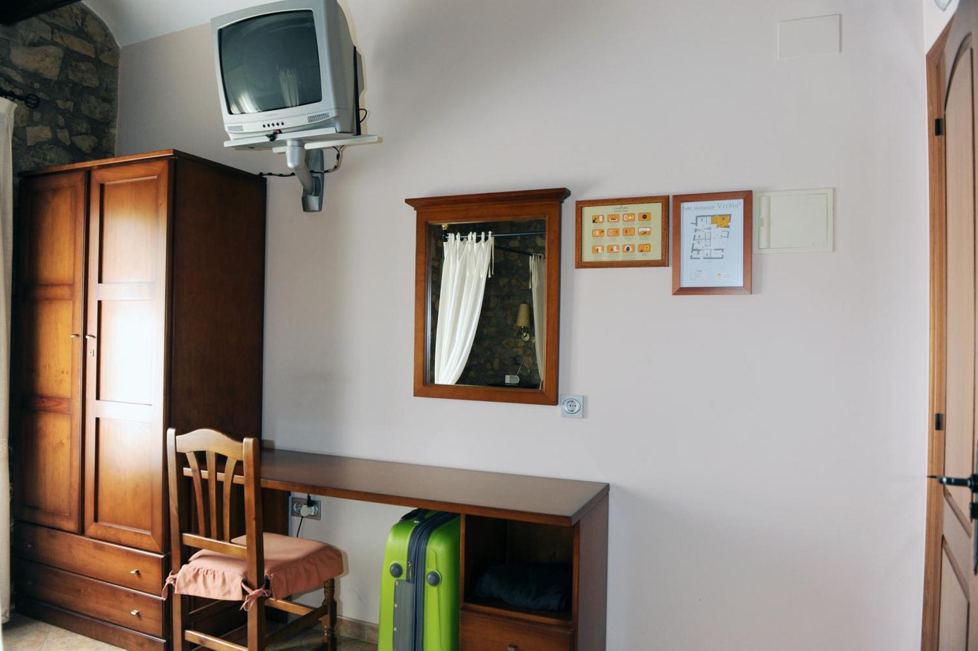Hotel Restaurant Verdia Sueras Стая снимка