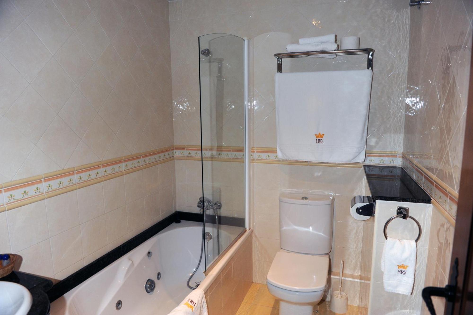 Hotel Restaurant Verdia Sueras Стая снимка