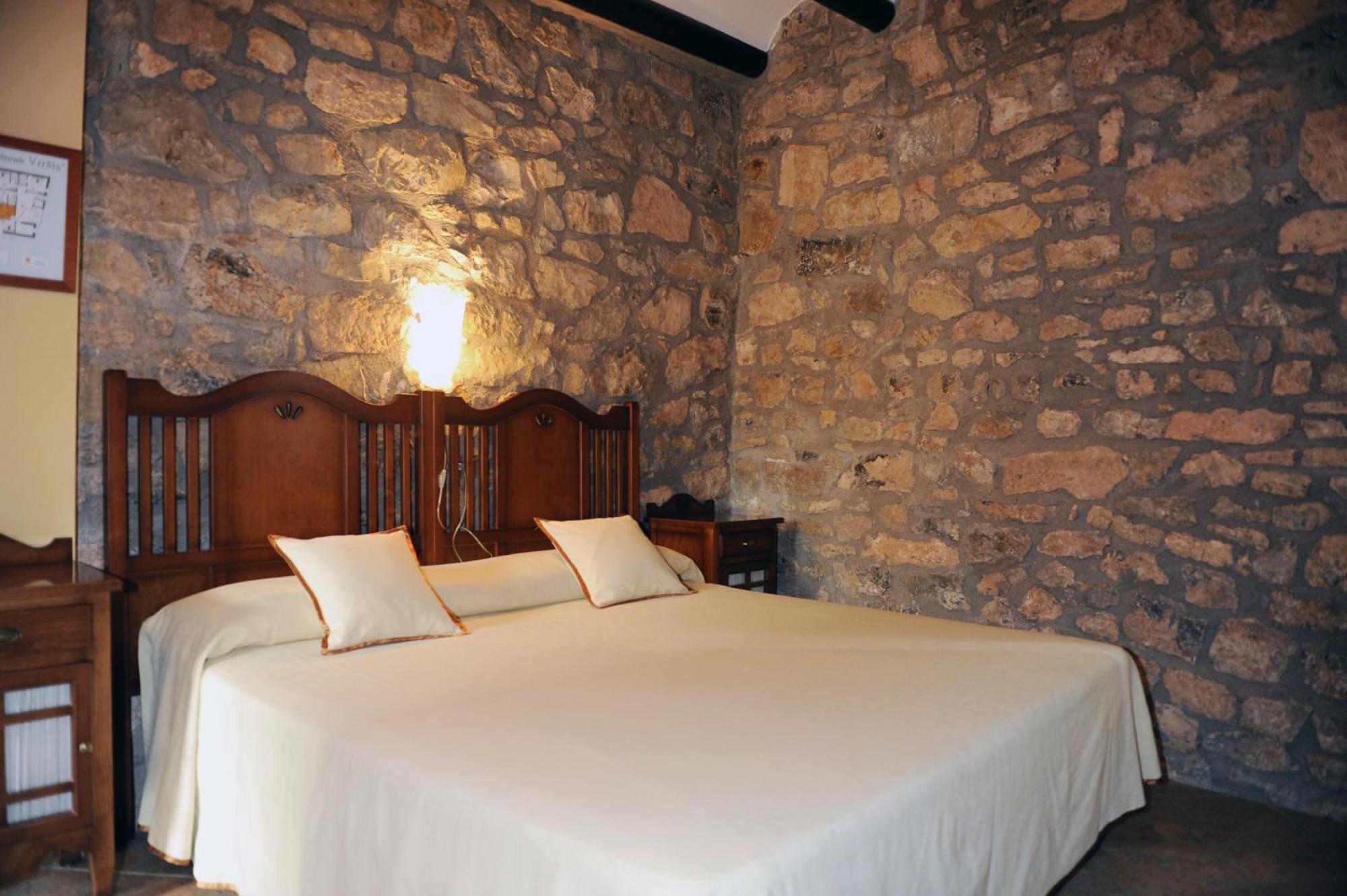 Hotel Restaurant Verdia Sueras Екстериор снимка